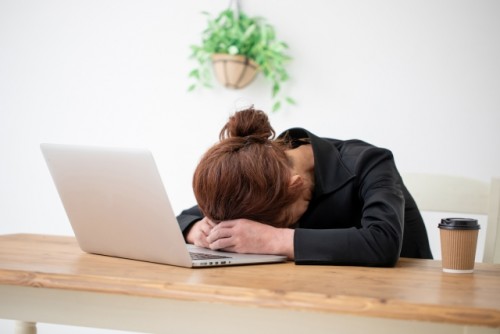 残業100時間で生活に支障をきたすことがあります。