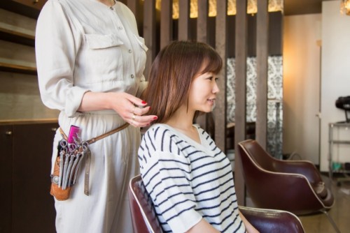 【簡単】美容師から転職するならこの7種類の仕事！オススメ順に紹介